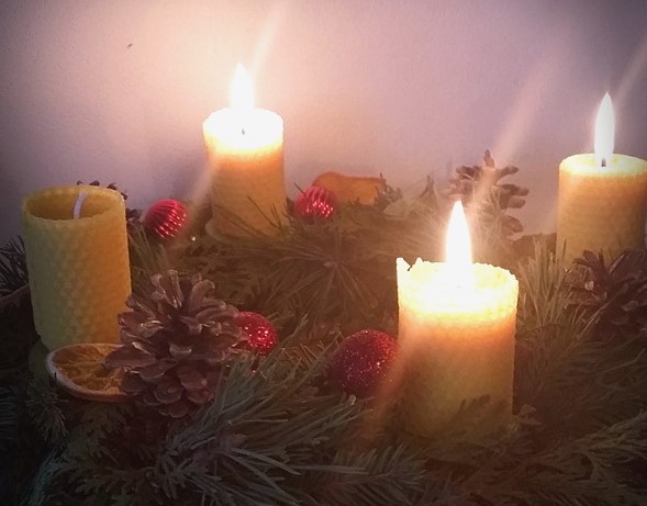 vánoční zvyky a tradice, adventní věnec