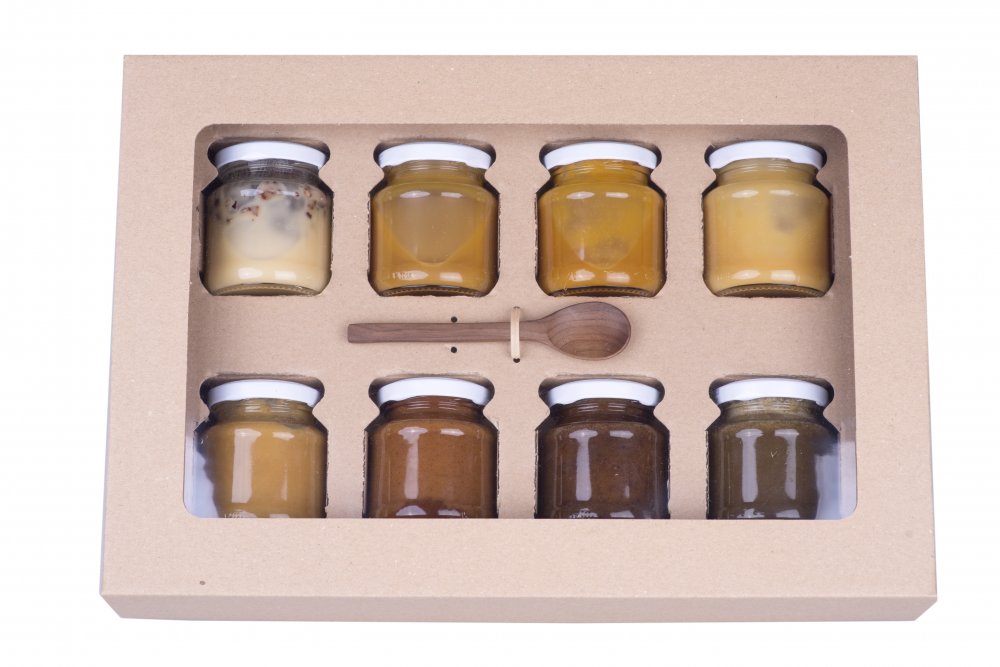 Pleva Degustace medů - zážitek pro celou rodinu - Med s příměsí 8 x 170 g, Dřevěná lžička 13,5 cm, dárková sada