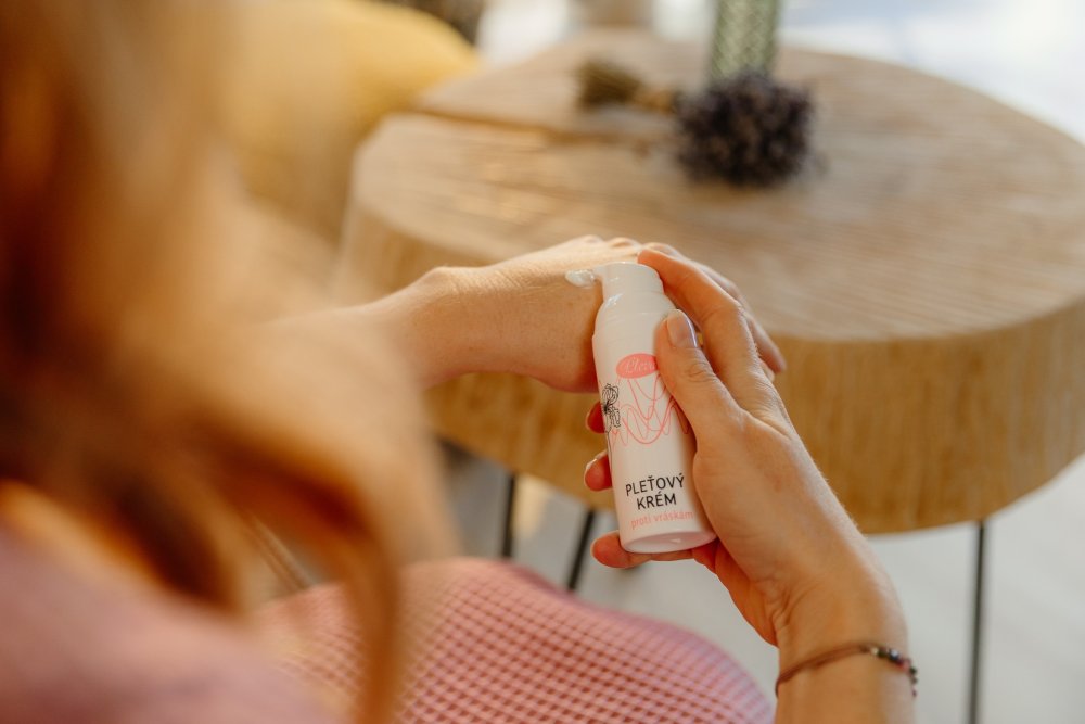 Pleťový krém proti vráskám, Pleva