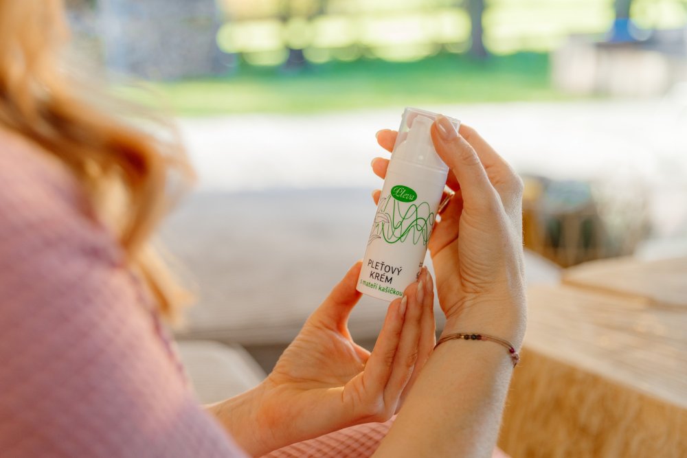 Výživný krém s mateří kašičkou 4v1 - Pleva