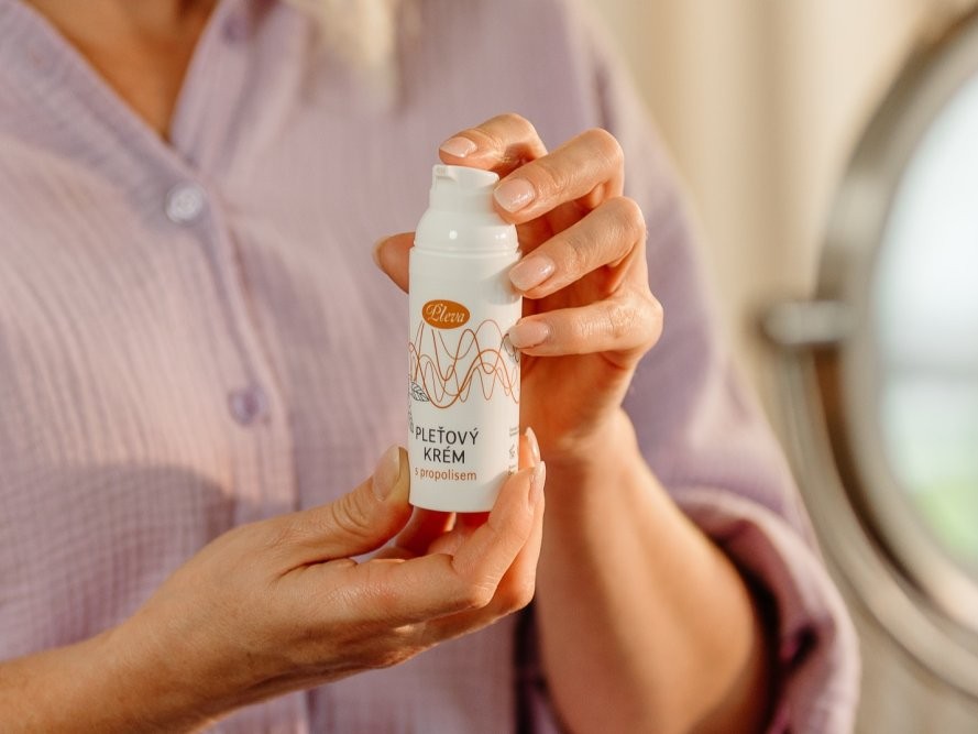 aknózní pleť, Pleťový krém s propolisem