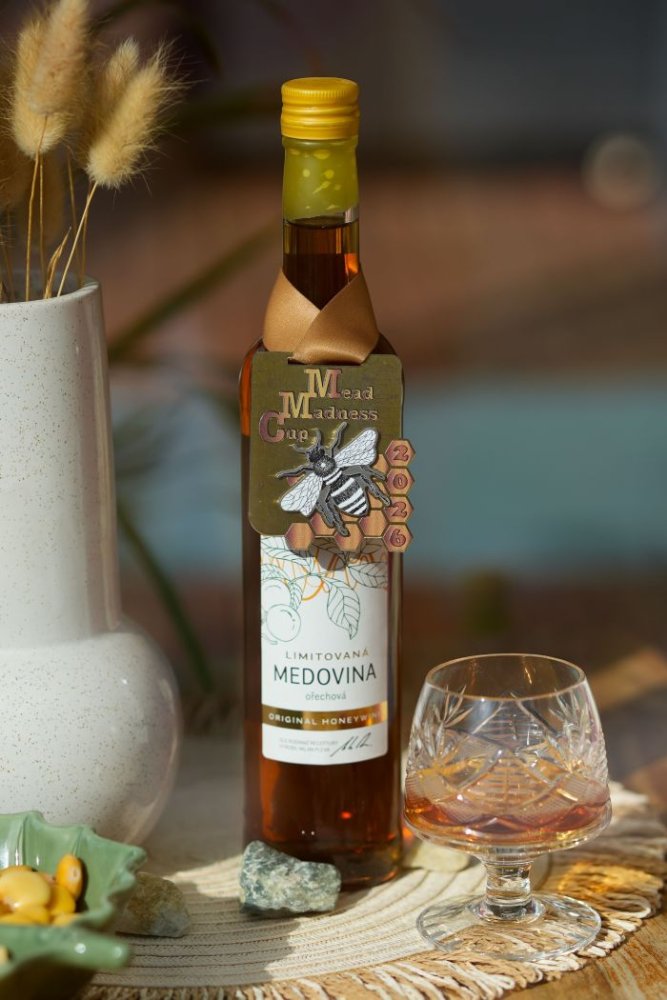 Honigwein aus jungen Walnüssen 0,5l - limitierte Serie
