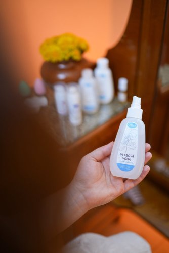 Hair lotion with royal jelly