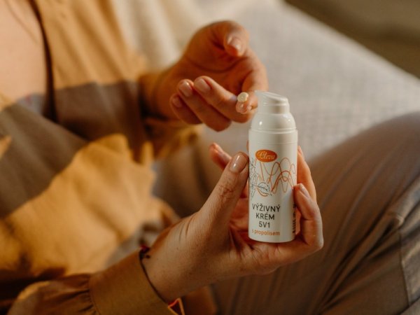 Výživný krém s propolisem 5v1