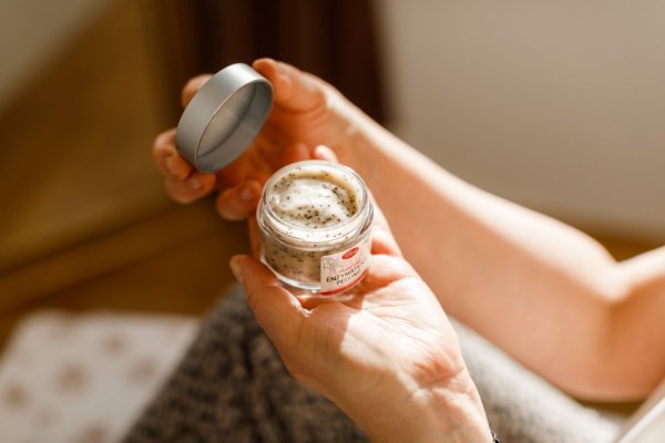 Enzym-Peeling mit Vitaminen