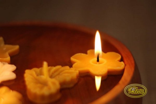 Beeswax Floating Candle, Hand Poured - Pleva - 10pcs
