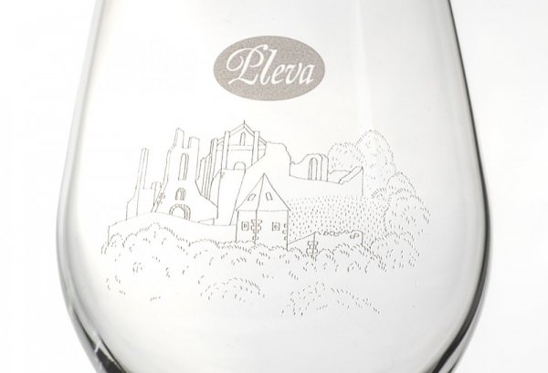 Sklenice na medovinu rodinné firmy Pleva - Vzor na sklenici: 1 ks s vlnkami + 1 ks s hradem