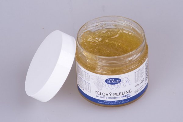 Exfoliating body scrub with honey and salt - lemongrass
