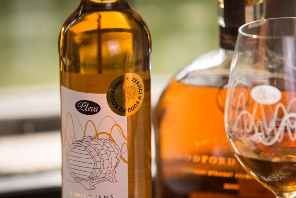 Mead from Potštejn aged in a bourbon barrel 0,5l - limited edition