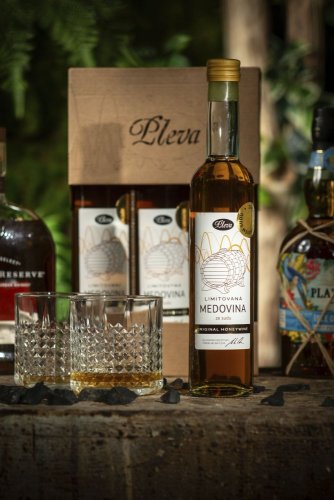 Mead from Potštejn, oak-aged in a Honey spirit barrel 0,5l - limited edition