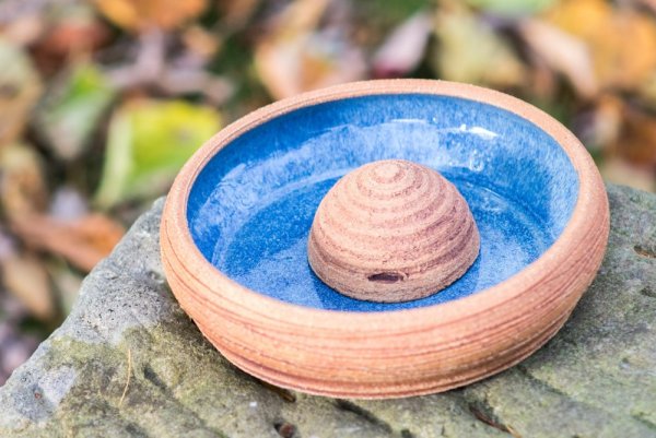 Ceramic decoration for house and garden - bee hive - Beehive size: big - Durchmesser 7 cm, Höhe 4 cm