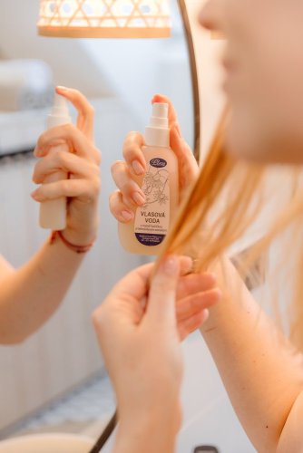 Haarwasser mit Gelée Royale und Kamille für glänzendes Haar