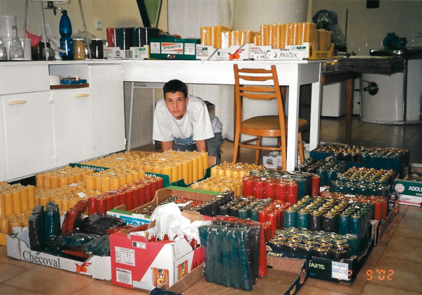 Luke wrapped up an order to Ireland, 2002