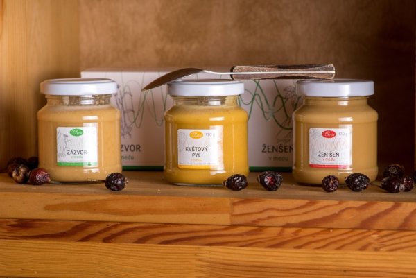 Honey Gift Box - Ginger, Flower Pollen, and Ginseng in Honey