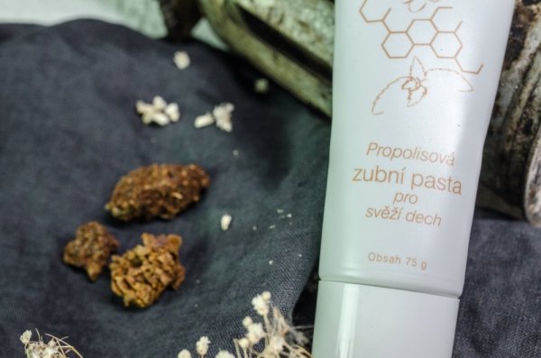 Propolisová zubní pasta pro svěží dech