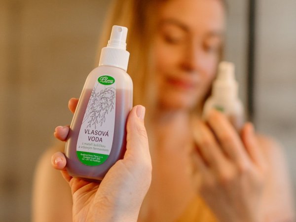 Haarwasser mit Gelée royale und Weiden-Ferment