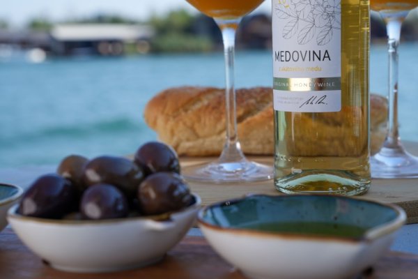 Medovina z akátového medu 0,5l