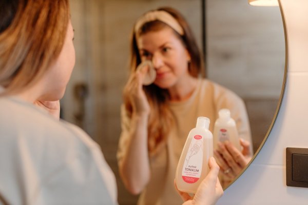 Hauttonikum mit Aloe vera, Honig und Propolis