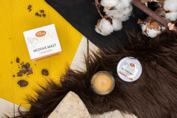 Honey ointment  with propolis