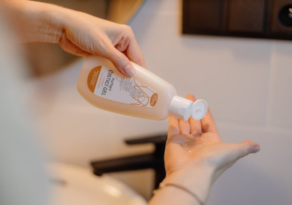 Facial Cleansing Gel with Honey and Propolis