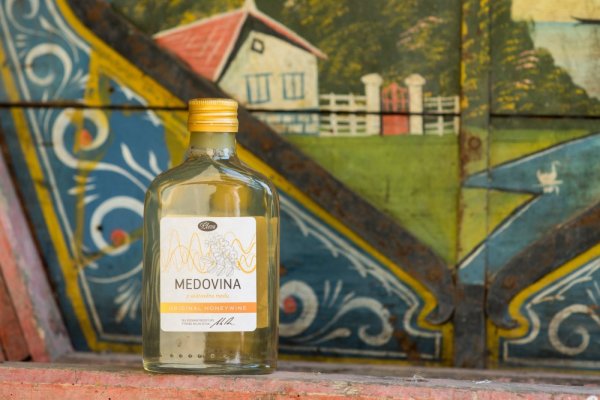 Medovina z akátového medu 0,2l placatice