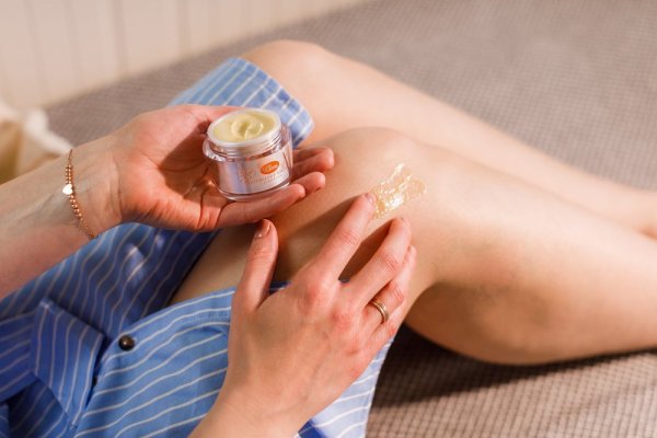 Shea Butter Balm With Propolis - Weight: 100 g glass bottle