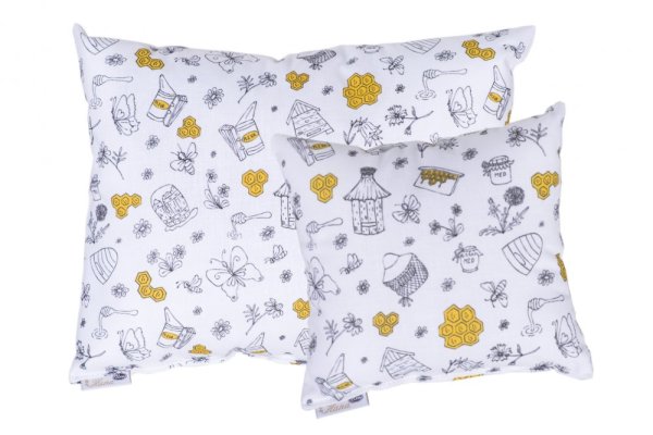 Bylinný polštářek - Včelí svět Hanky Plevové - Velikost bylinného polštářku: 17 x 17 cm