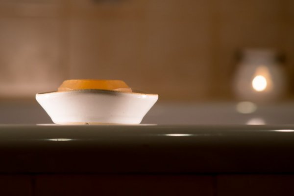 Ceramic soap dish oval