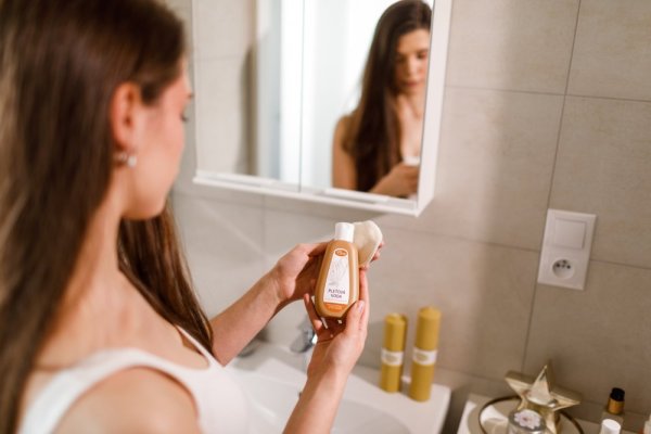 Lotion with propolis for skin with acne