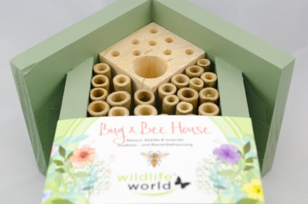 Hmyzí hotel malý pro užitečný hmyz a včelky samotářky