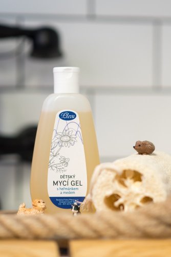 Dětský mycí gel s heřmánkem a medem