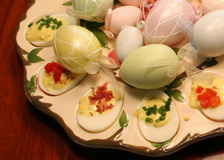 co s vejci po velikonocích, plněná vejce
