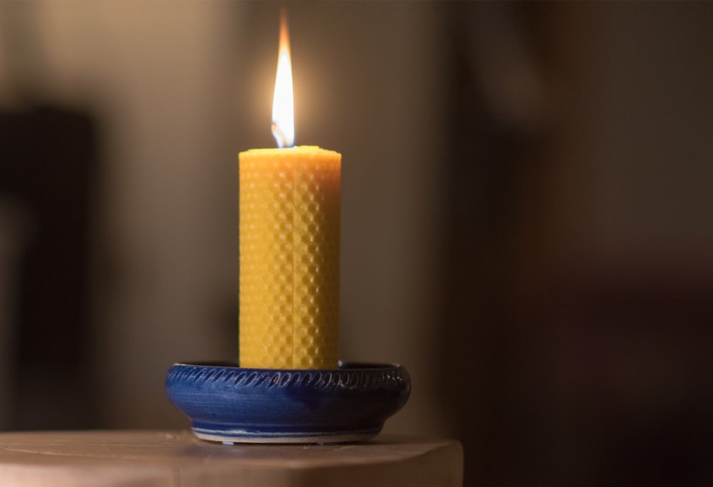 Keramický svícen - miska tmavě modrá s reliéfem