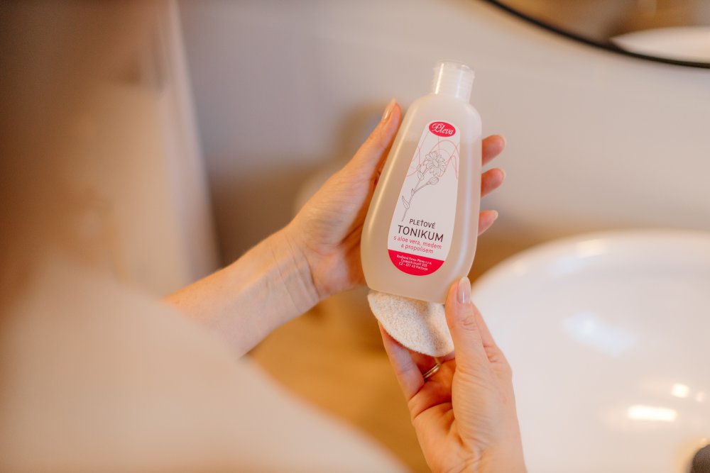 Pleťové tonikum s aloe vera, medem a propolisem, Pleva