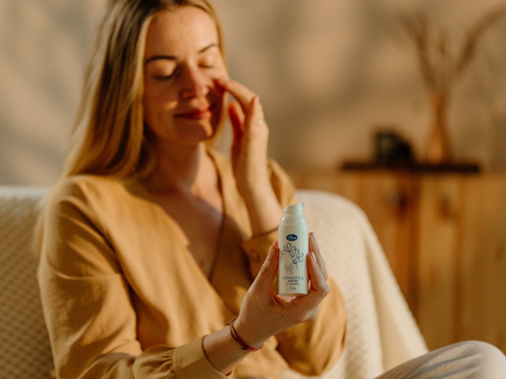 Moisturizing cream with honey, Pleva