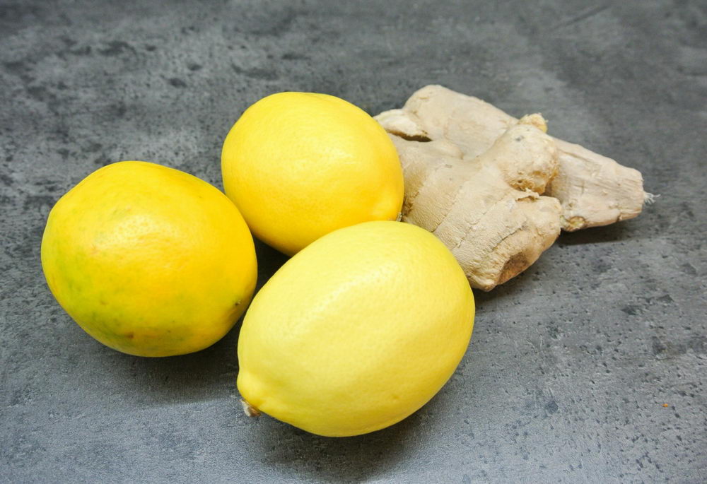 Zázvorový sirup s citronem a medem, posílení imunity, sirup že zázvoru citronu a medu