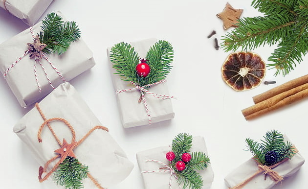 ekologické balení dárků, přírodní vánoční dekorace