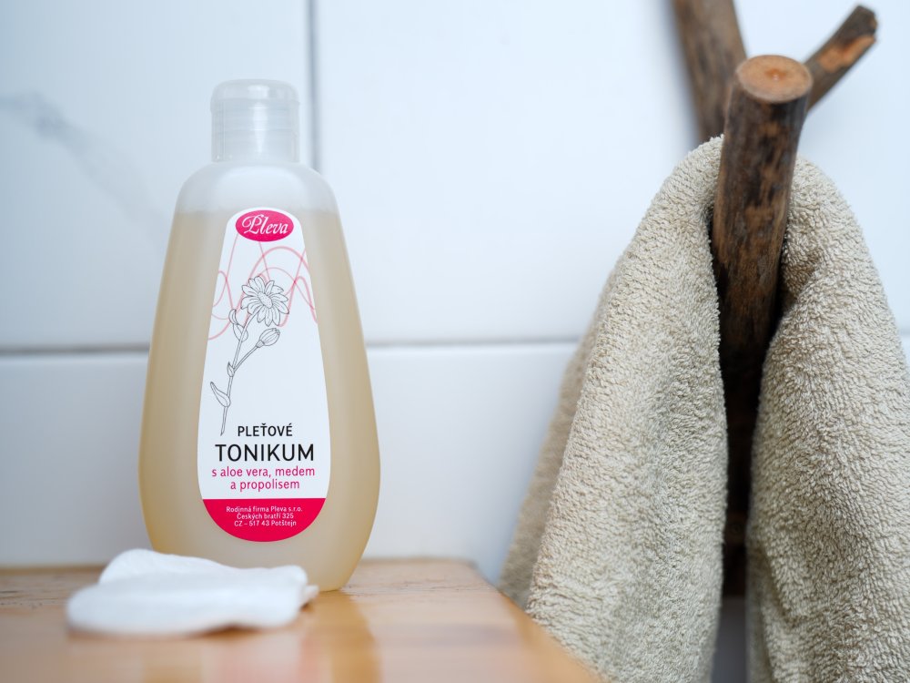 Pleťové tonikum s aloe vera, medem a propolisem, Pleva