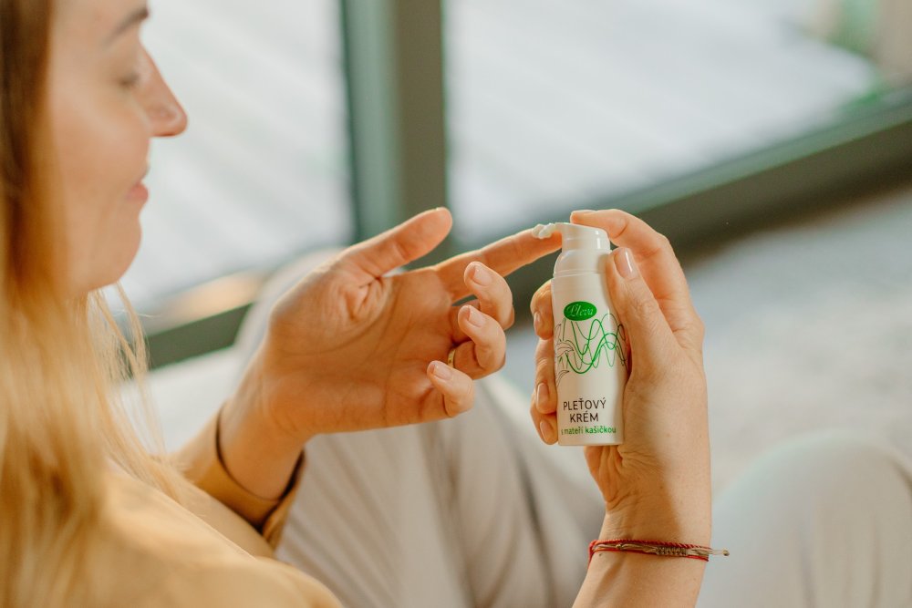 Výživný krém s mateří kašičkou 4v1 - Pleva